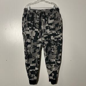 Nike Tech Fleece Joggers Smoke Grey Black White Digi Camo DM6472-077 Men Size XL